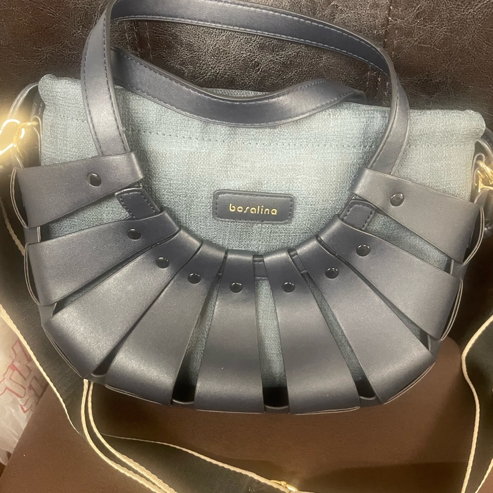 Like new Bosalina boat shaped purse